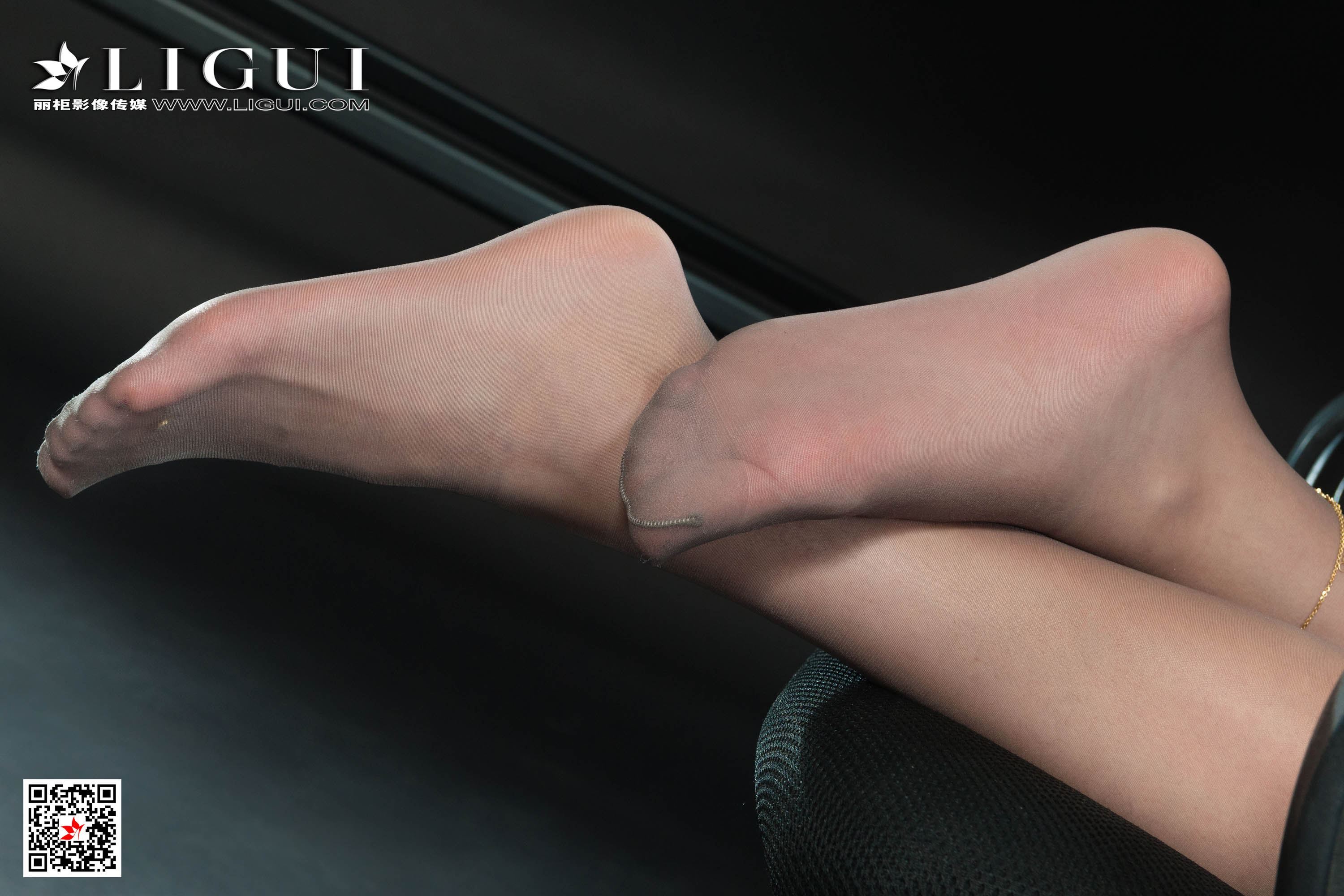 Ligui丽柜  2020.11.16《寂寞的职员》芒果